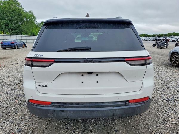 2023 JEEP GRAND CHEROKEE Laredo, Altitude