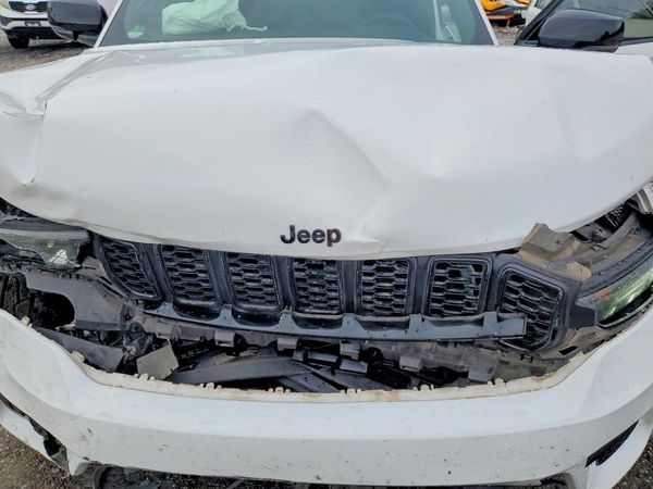 2023 JEEP GRAND CHEROKEE Laredo, Altitude