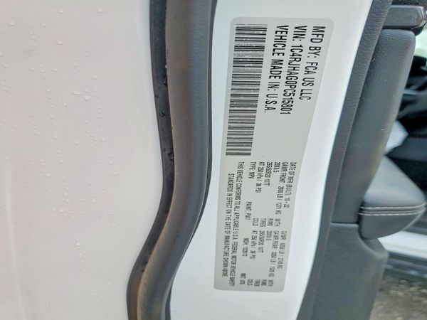 2023 JEEP GRAND CHEROKEE Laredo, Altitude