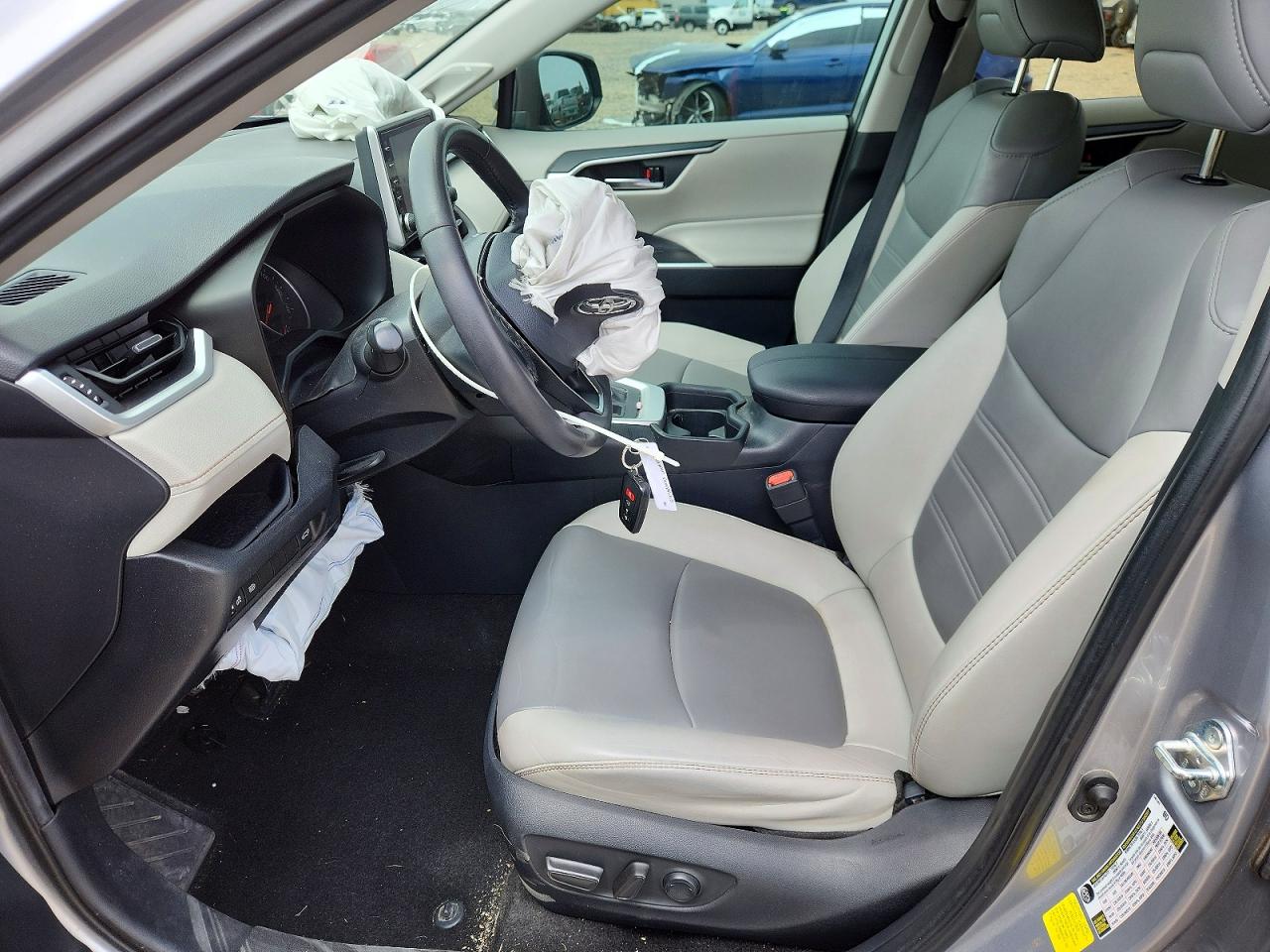 2019 TOYOTA RAV4 XLE Premium