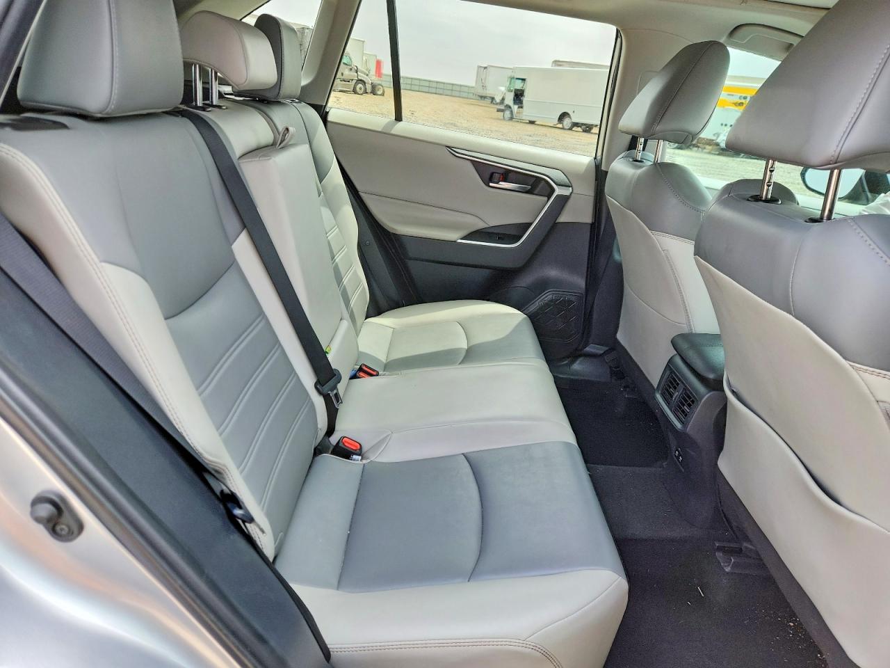 2019 TOYOTA RAV4 XLE Premium