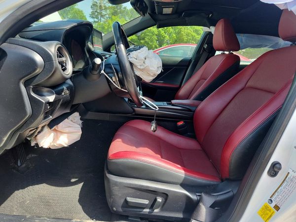 2022 LEXUS IS 300 Comfort