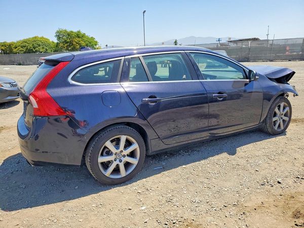 2017 VOLVO V60 Premier