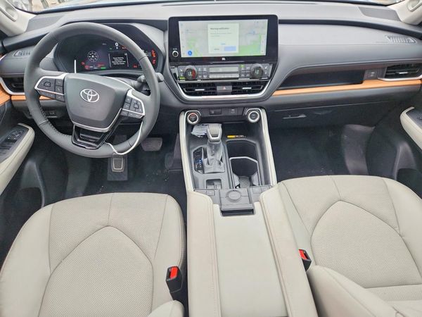 2026 TOYOTA GRAND HIGHLANDER HYBRID