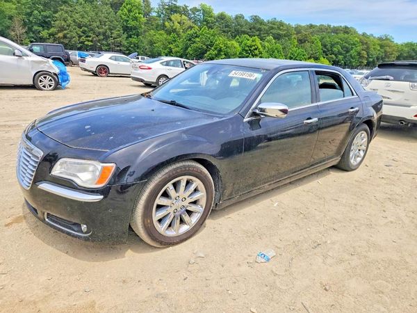 2015 CHRYSLER 300 300C — Front 3/4