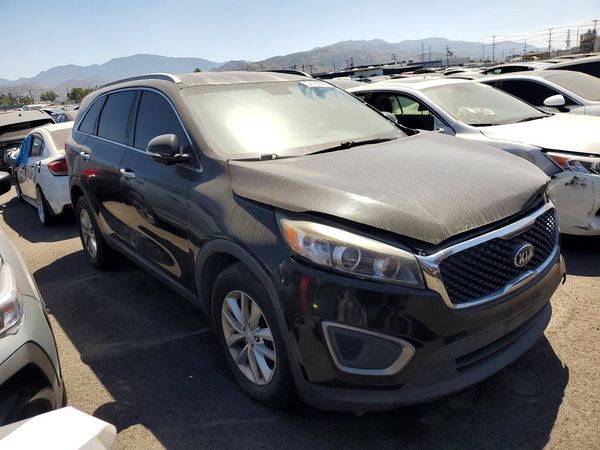 2016 KIA SORENTO L / LX — Passenger 3/4