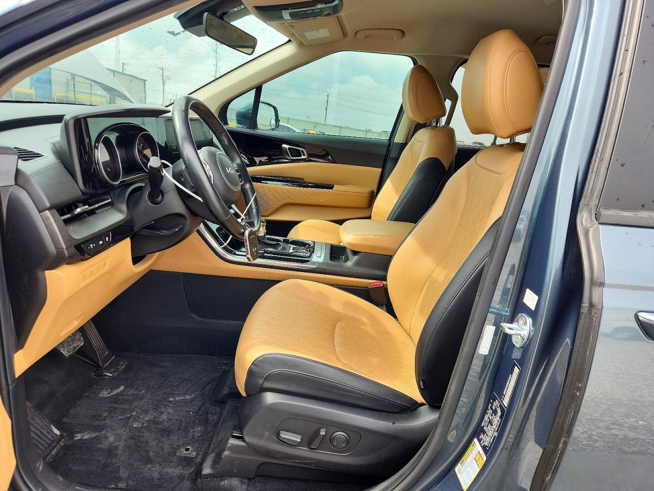 2022 KIA CARNIVAL EX