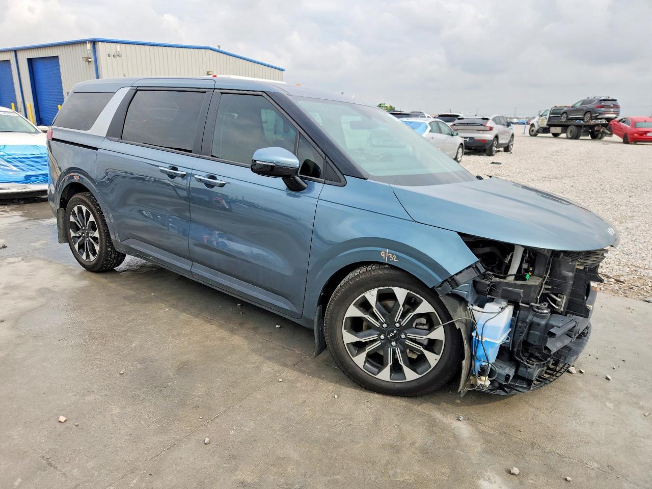 2022 KIA CARNIVAL EX