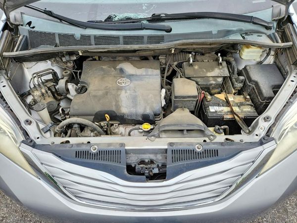 2015 TOYOTA SIENNA
