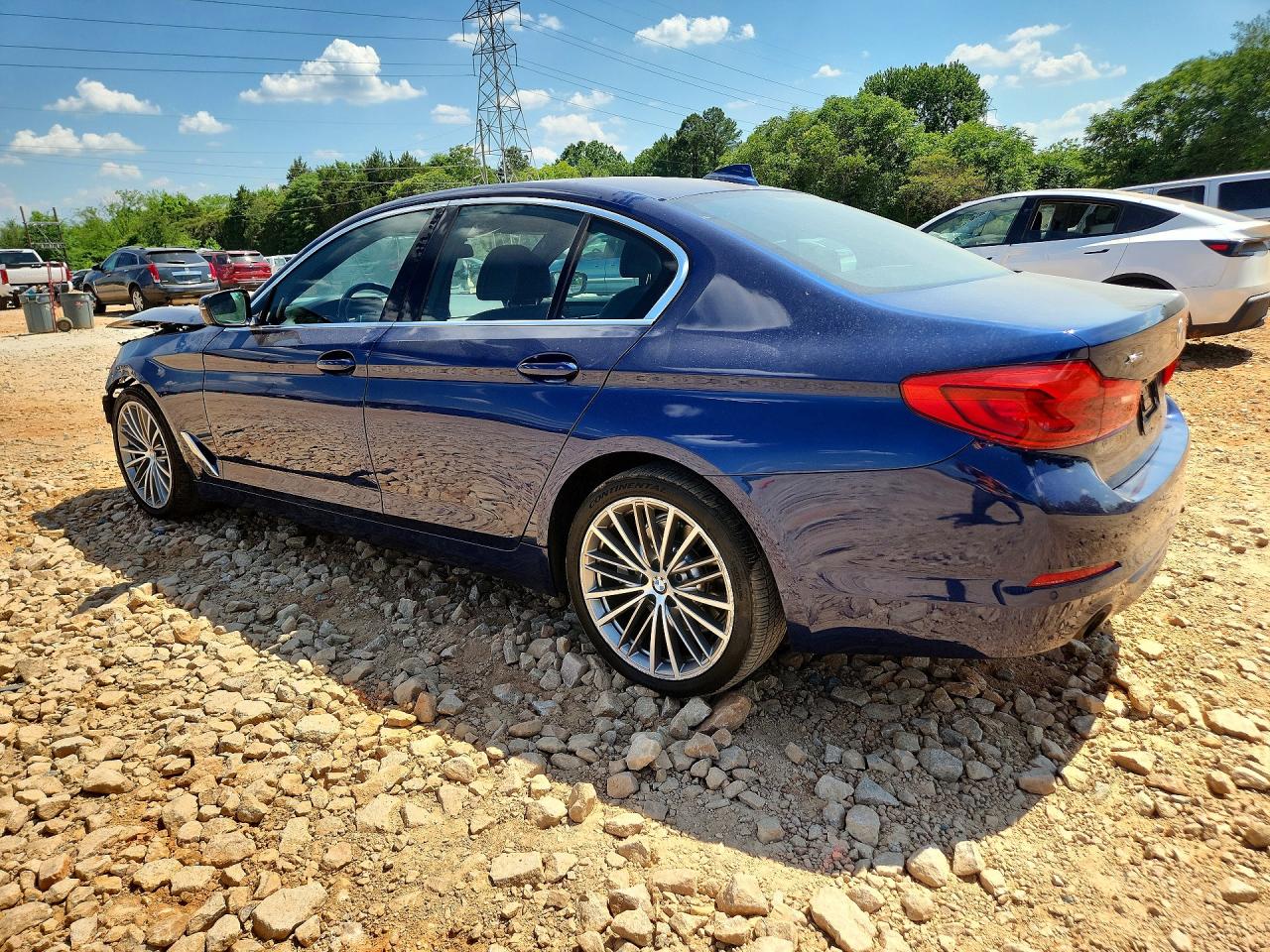 2019 BMW 530
