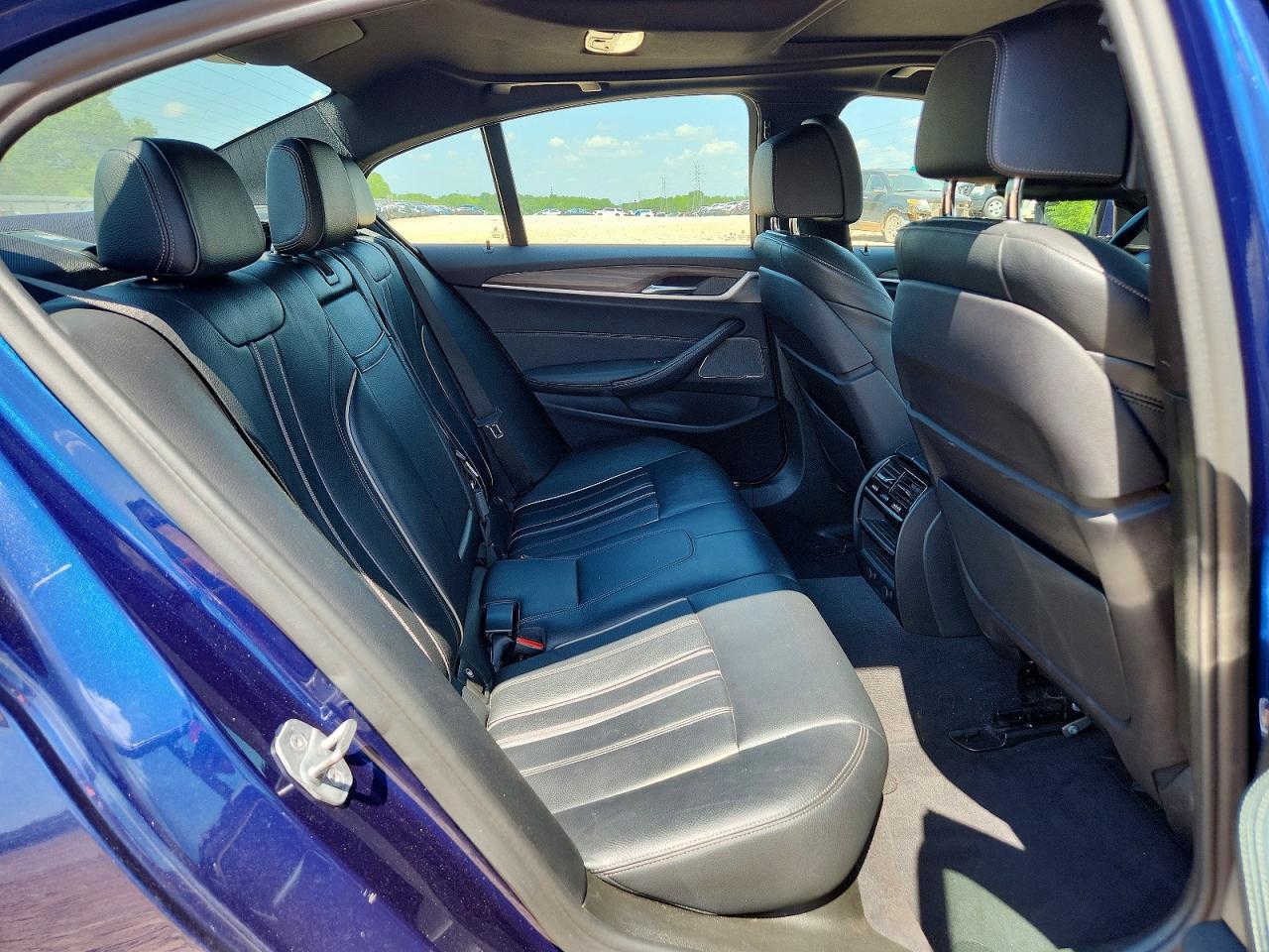 2019 BMW 530