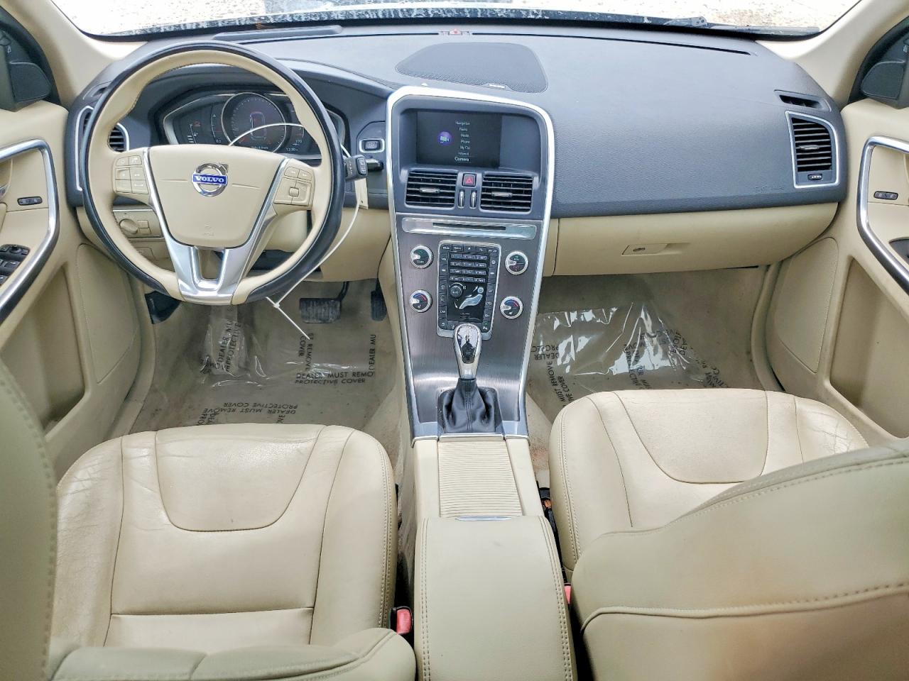 2015 VOLVO XC60 Platinum (non R design)