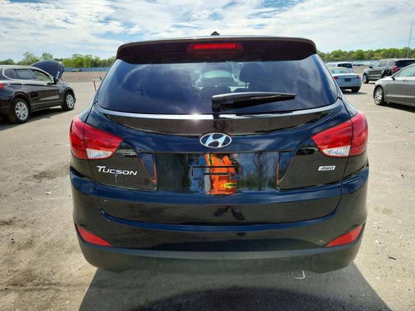 2015 HYUNDAI TUCSON GL (Middle-Low)