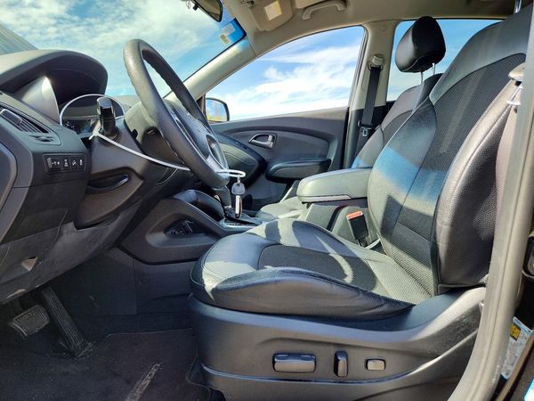 2015 HYUNDAI TUCSON GL (Middle-Low)