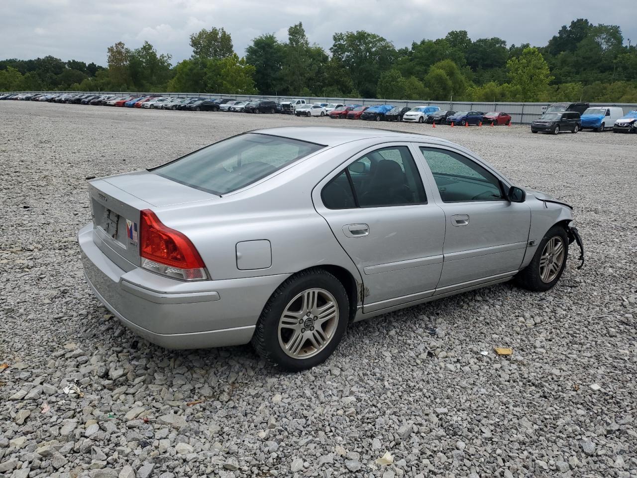 2005 VOLVO S60