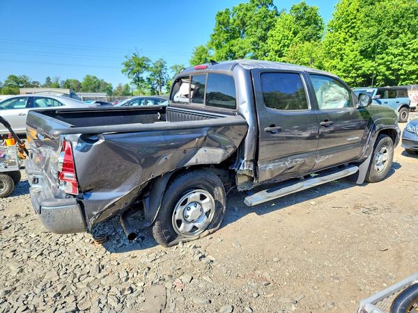2015 TOYOTA TACOMA Delux Grade