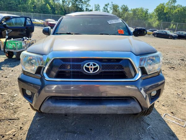 2015 TOYOTA TACOMA Delux Grade
