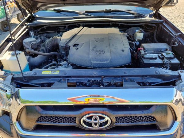 2015 TOYOTA TACOMA Delux Grade