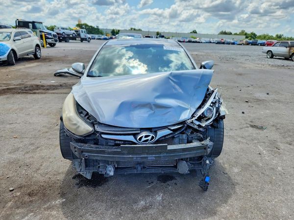 2014 HYUNDAI ELANTRA GLS (Middle)