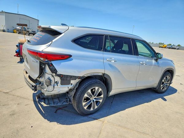 2020 TOYOTA HIGHLANDER XLE Nav