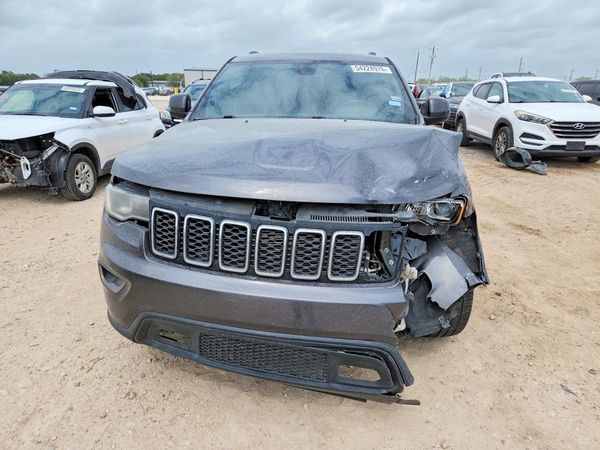 2017 JEEP GRAND CHEROKEE LAREDO 4X2
