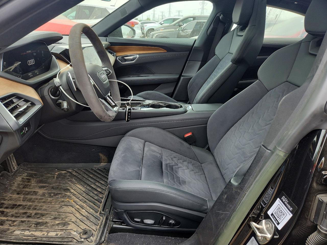 2023 AUDI E-TRON GT quattro Premium Plus