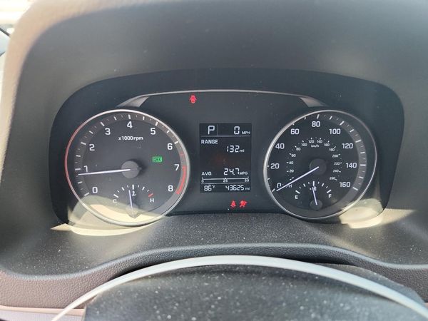 2017 HYUNDAI ELANTRA SE Base
