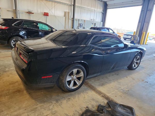 2016 DODGE CHALLENGER SXT