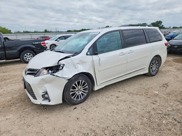 2020 TOYOTA SIENNA Q grade