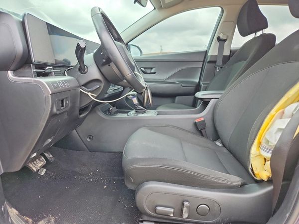 2024 HYUNDAI KONA SE