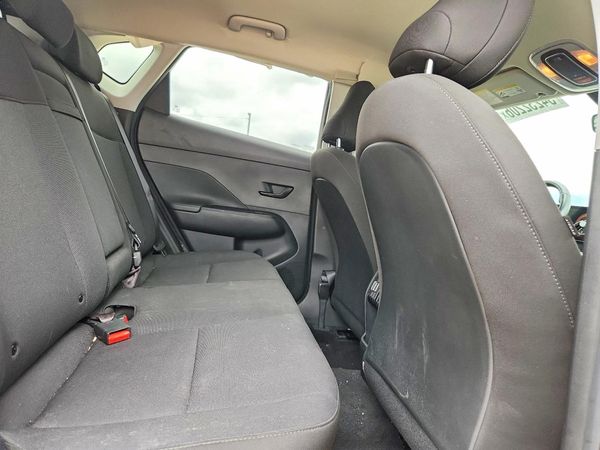 2024 HYUNDAI KONA SE