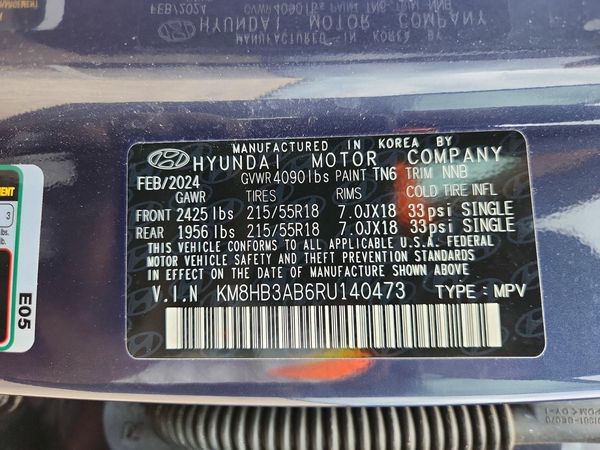 2024 HYUNDAI KONA SE