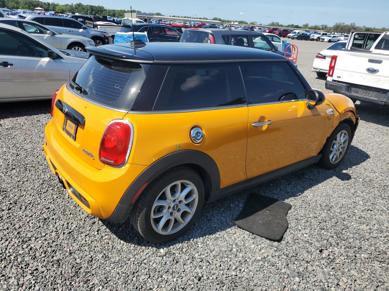 2016 MINI COOPER