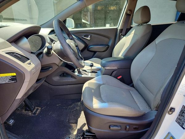 2015 HYUNDAI TUCSON GL (Middle-Low)