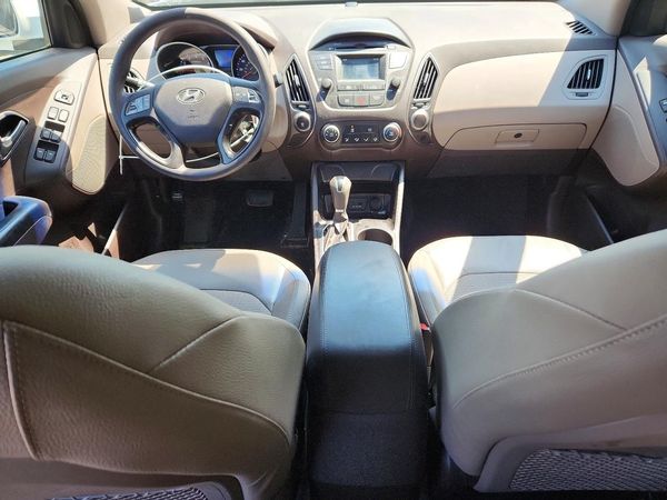 2015 HYUNDAI TUCSON GL (Middle-Low)