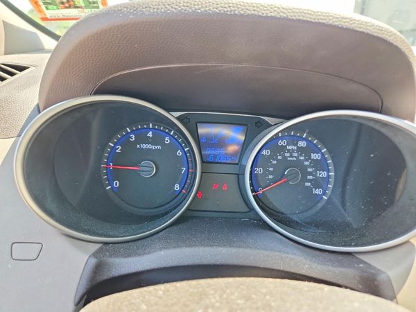 2015 HYUNDAI TUCSON GL (Middle-Low)
