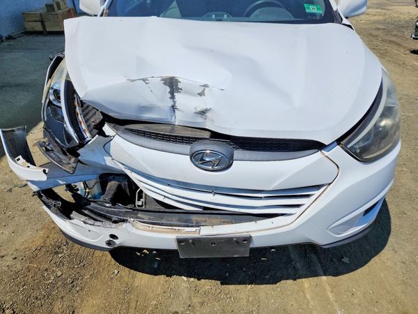2015 HYUNDAI TUCSON GL (Middle-Low)