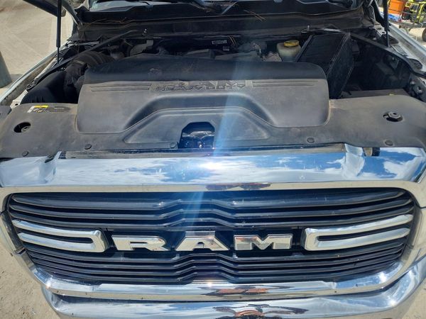 2019 RAM 2500 Big Horn — Engine bay