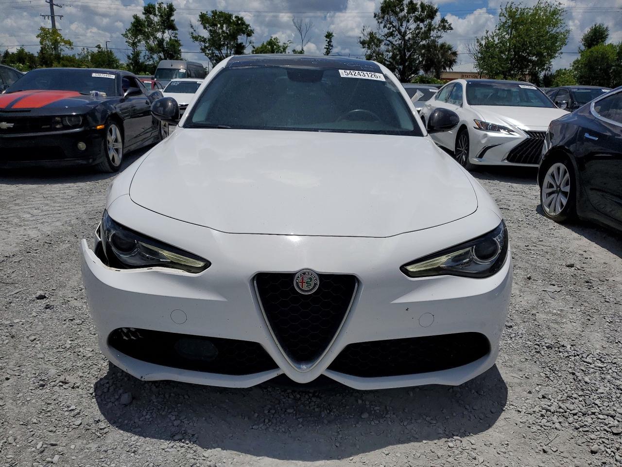 2017 ALFA ROMEO GIULIA AWD