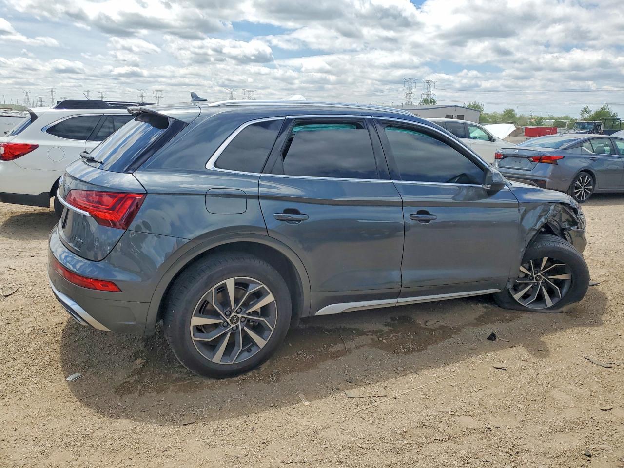 2024 AUDI Q5 S Line quattro Premium