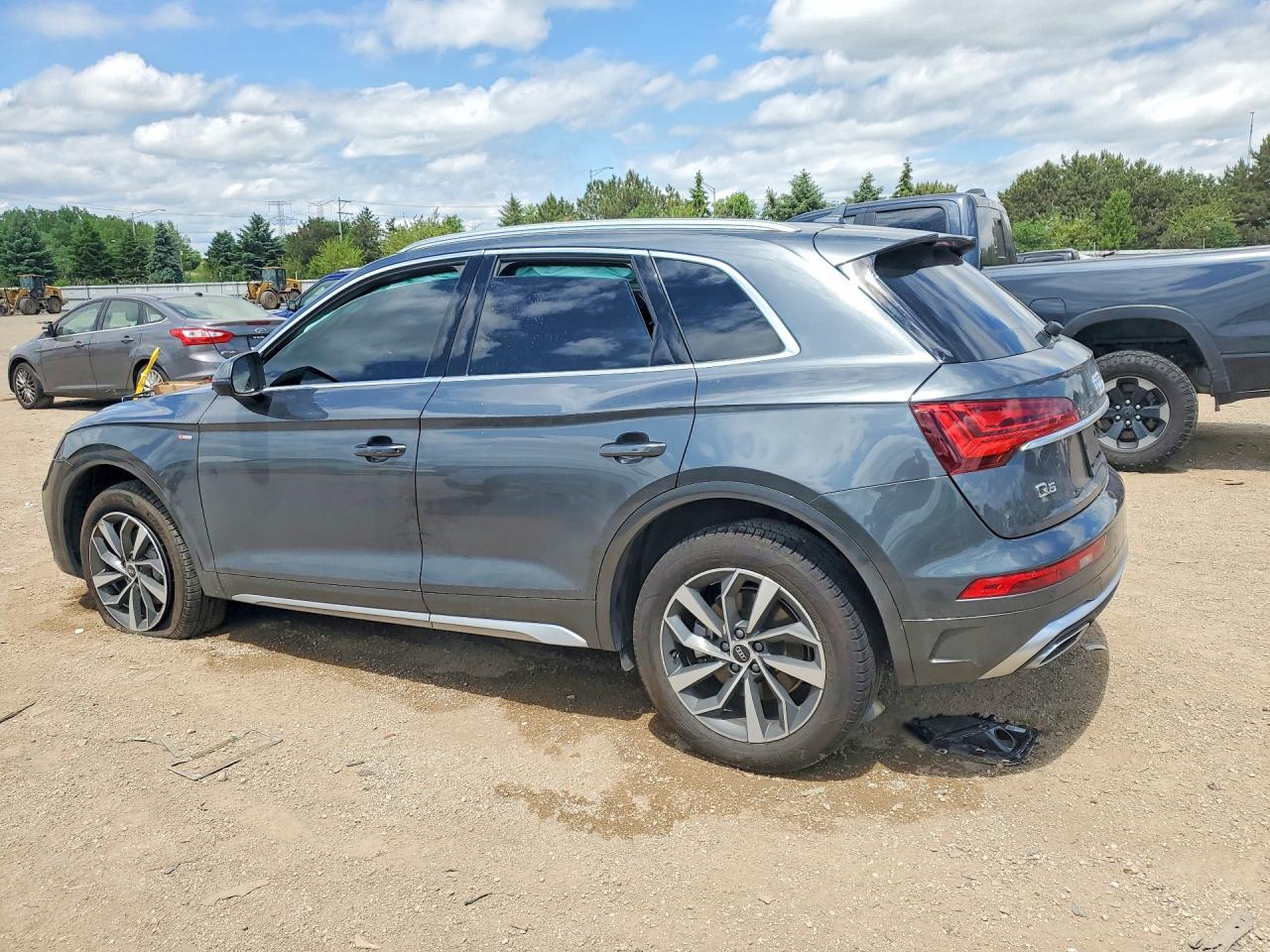 2024 AUDI Q5 S Line quattro Premium