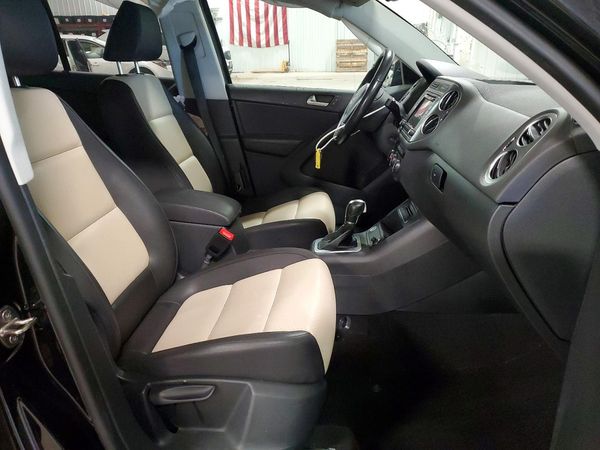 2017 VOLKSWAGEN TIGUAN