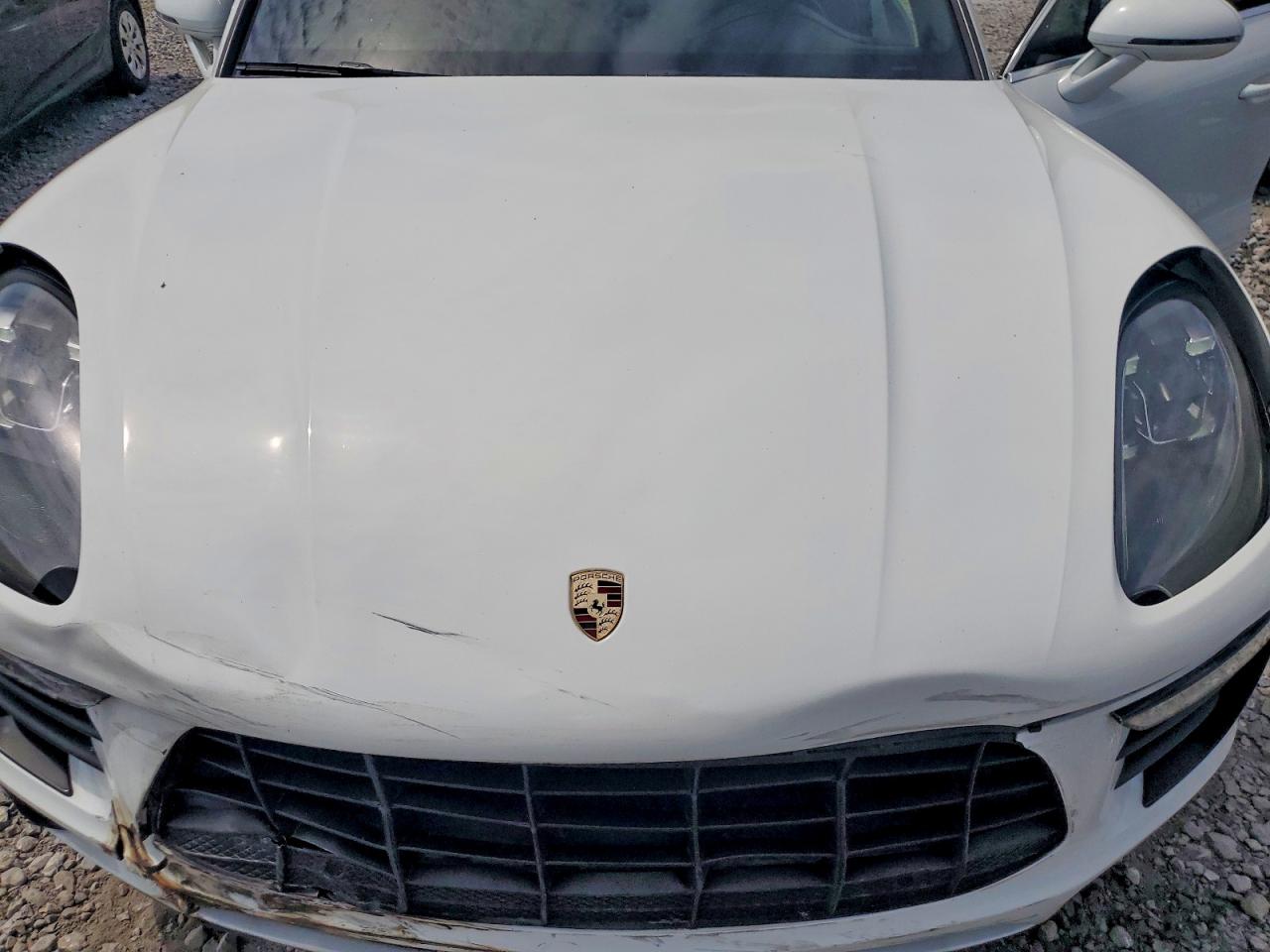 2017 PORSCHE MACAN