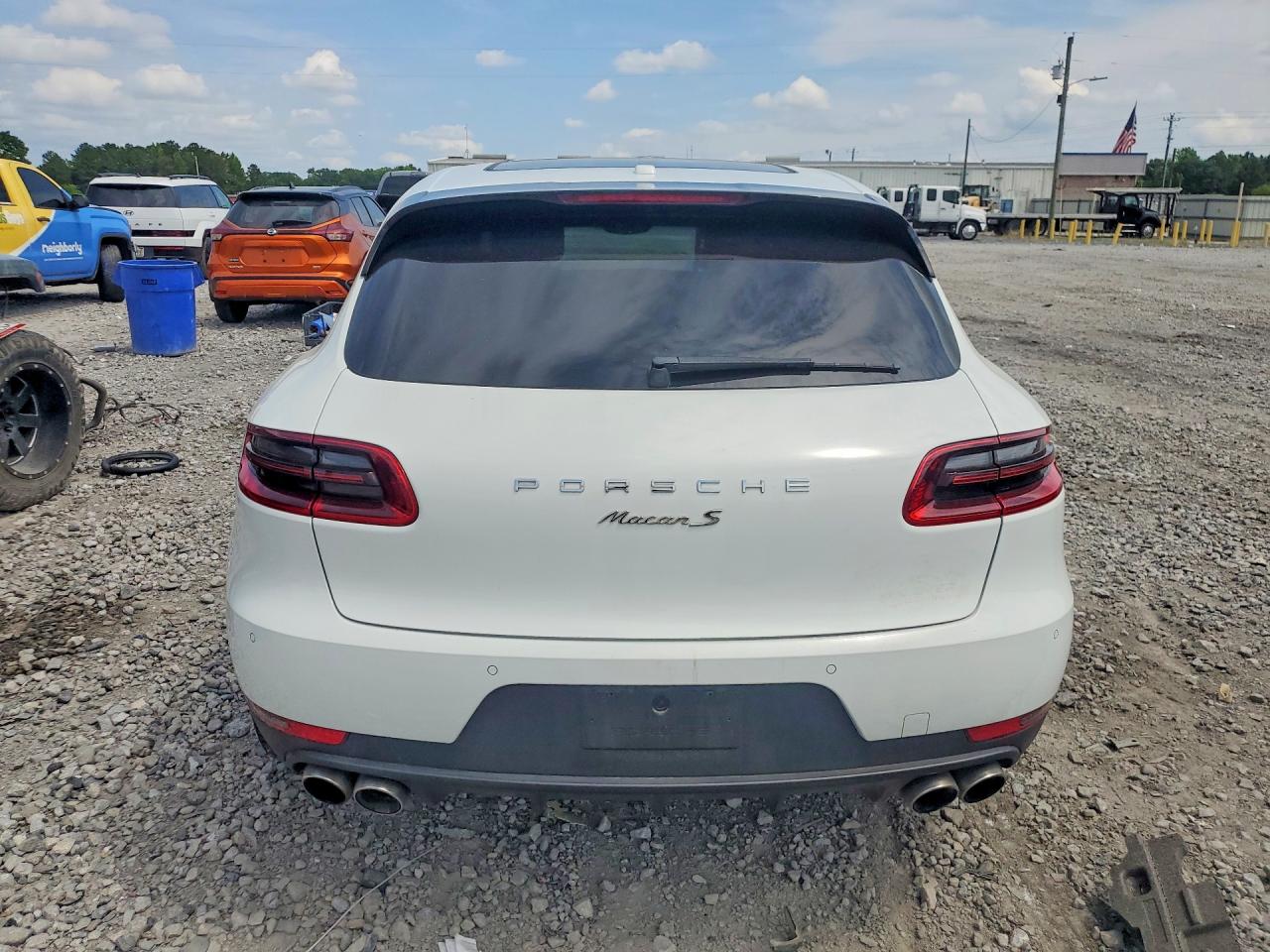 2017 PORSCHE MACAN