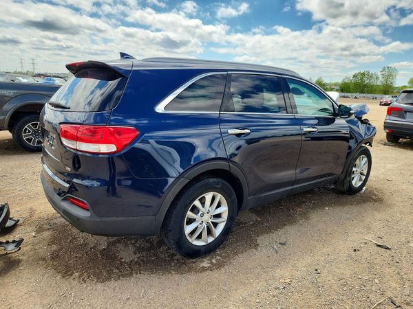 2017 KIA SORENTO L, LX