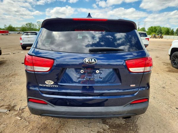 2017 KIA SORENTO L, LX