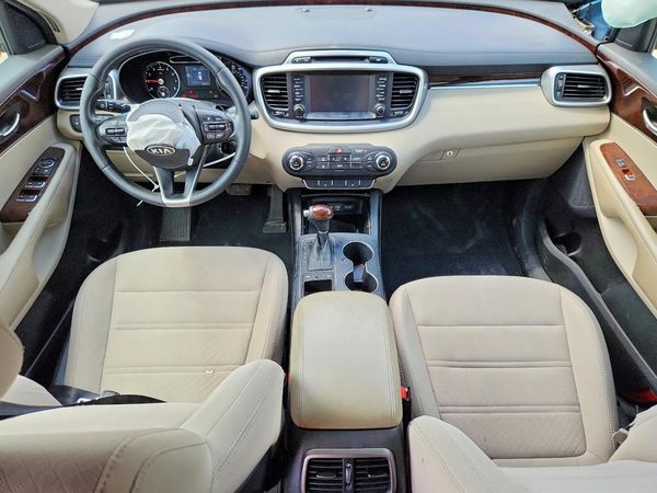 2017 KIA SORENTO L, LX