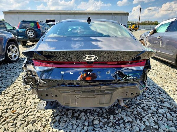2024 HYUNDAI ELANTRA Limited