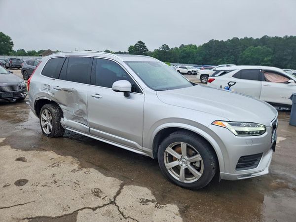 2021 VOLVO XC90 Momentum