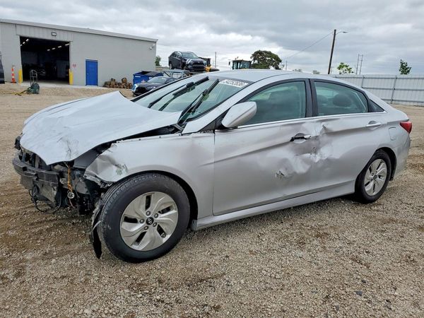 2014 HYUNDAI SONATA GLS/ GLS Popular — Front 3/4